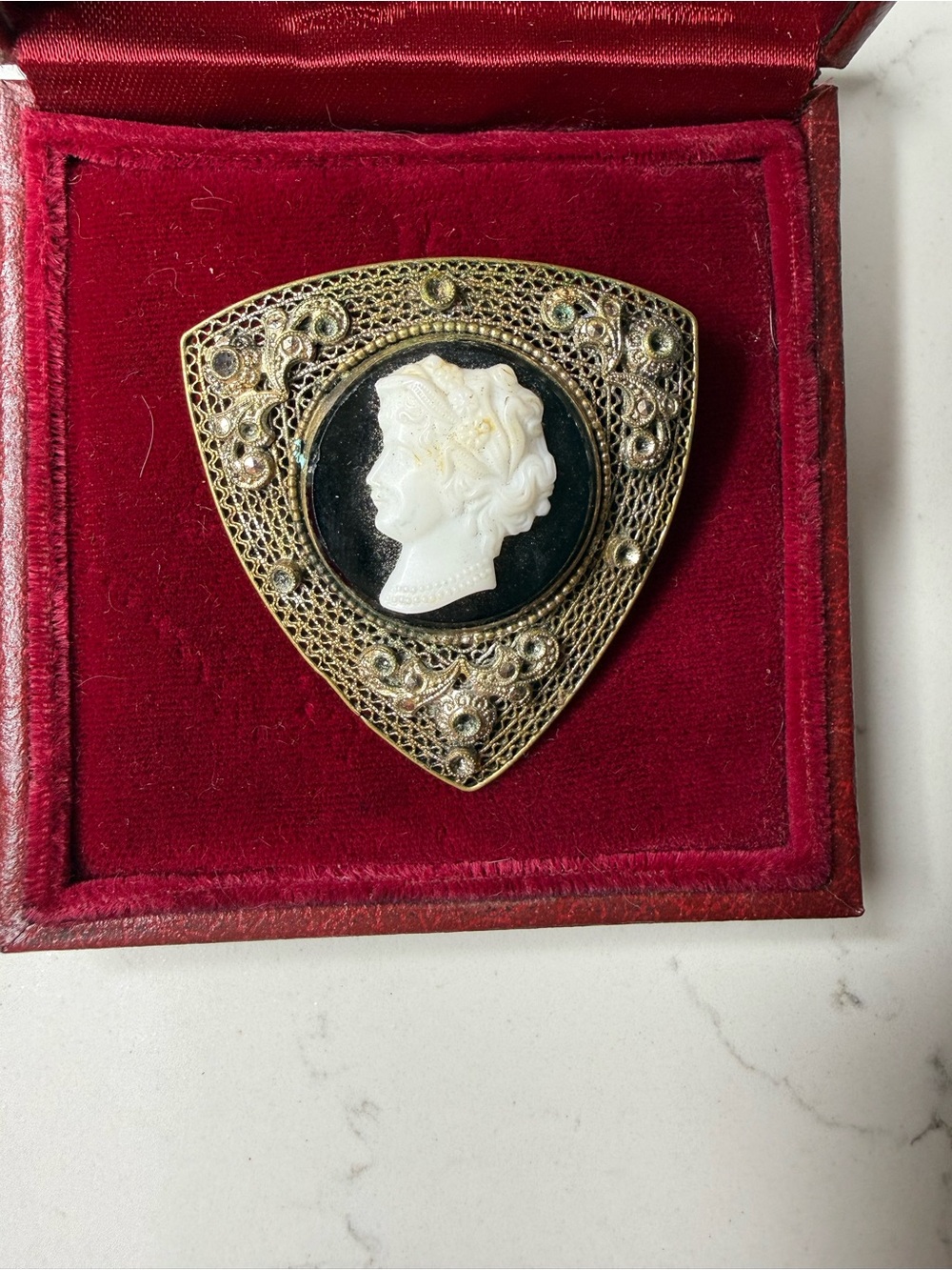 Vintage Cameo Filigree Fur/Dress Clip